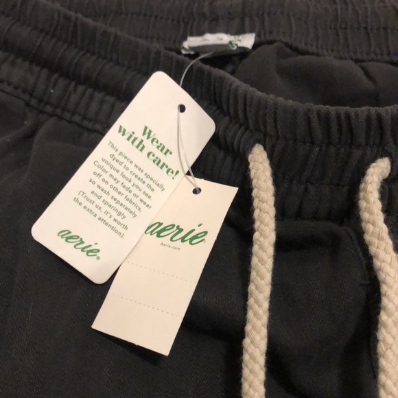 NEW WITH TAGS — American Eagle soft shorts with pockets. - Picture 6 of 7